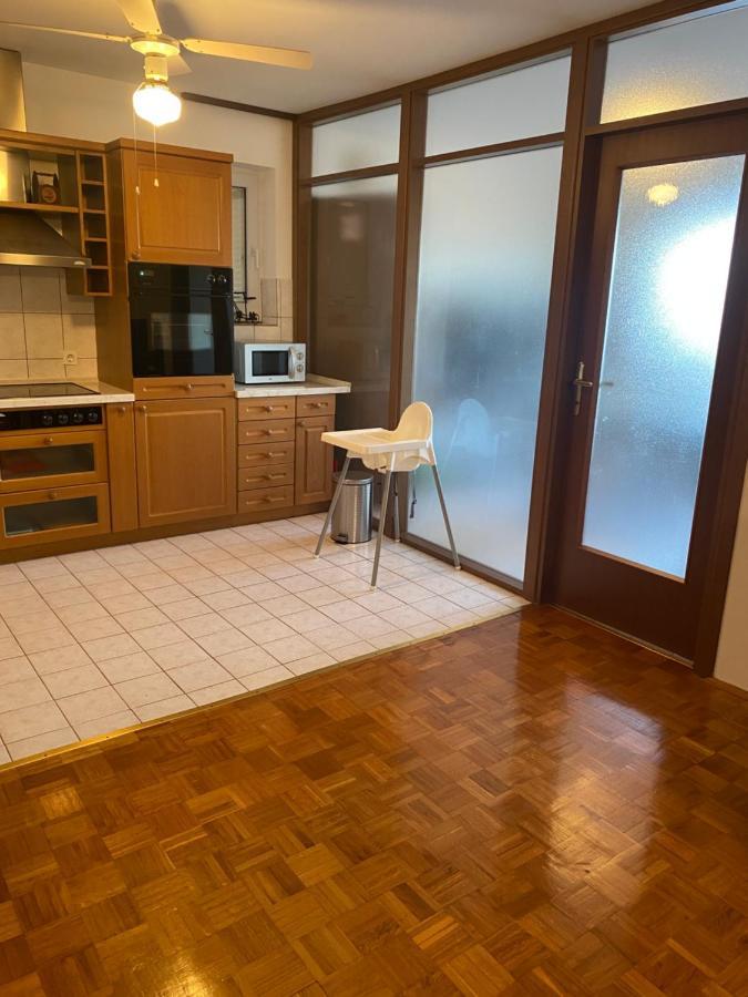 Apartment Privlaka Direkt Am Strand Mit Klima Und Neuem Badezimmer Haustiere Sind Willkommen Esterno foto