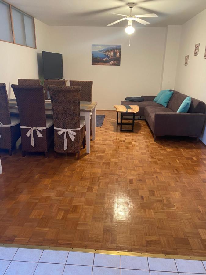 Apartment Privlaka Direkt Am Strand Mit Klima Und Neuem Badezimmer Haustiere Sind Willkommen Esterno foto