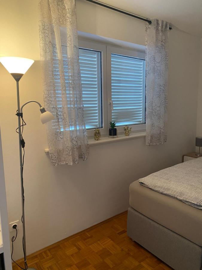Apartment Privlaka Direkt Am Strand Mit Klima Und Neuem Badezimmer Haustiere Sind Willkommen Esterno foto