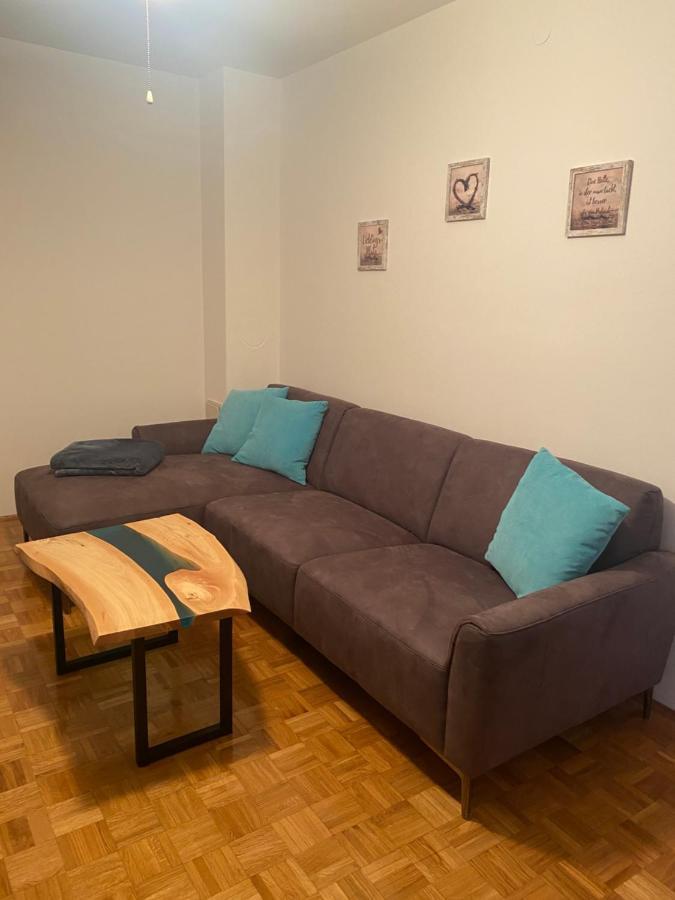 Apartment Privlaka Direkt Am Strand Mit Klima Und Neuem Badezimmer Haustiere Sind Willkommen Esterno foto