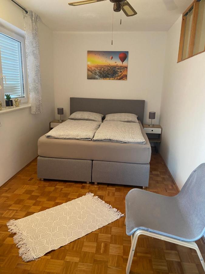 Apartment Privlaka Direkt Am Strand Mit Klima Und Neuem Badezimmer Haustiere Sind Willkommen Esterno foto