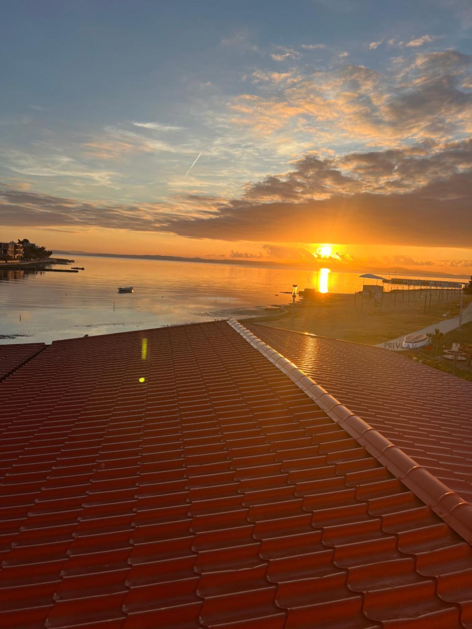 Apartment Privlaka Direkt Am Strand Mit Klima Und Neuem Badezimmer Haustiere Sind Willkommen Esterno foto